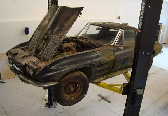 barn find corvette