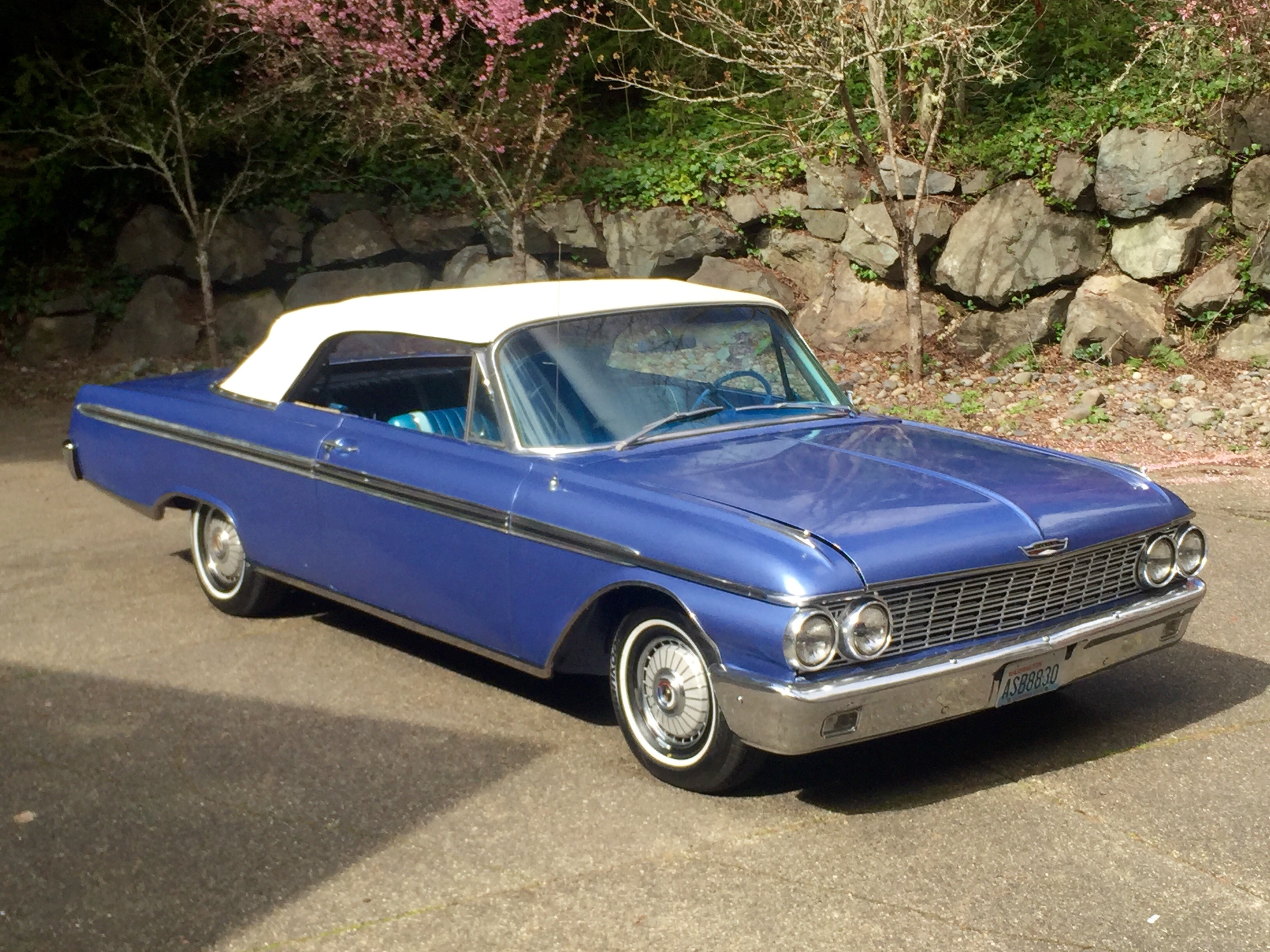 - 1962 Galaxie Sunliner